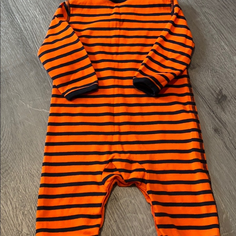 Hanna Andersson Halloween Romper - Picture 3 of 5